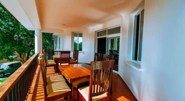 Holiday apartment with garden, pool & patio — photo 4