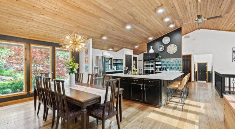 381 m&sup2; Ferienhaus