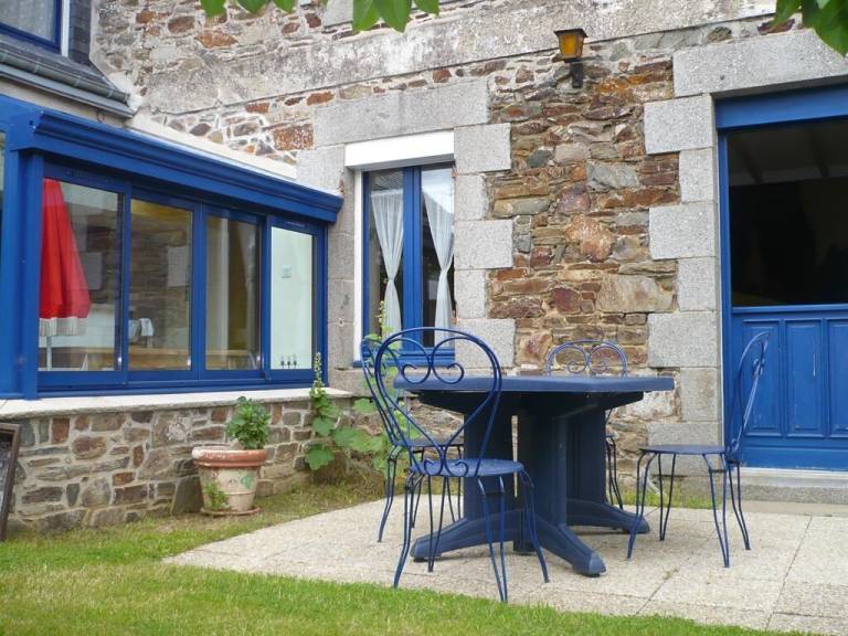 Vacation home with yard & grill | Sea view — photo 2