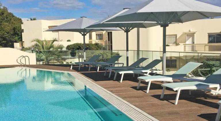 Holiday apartment with garden, terrace & pool in Antibes