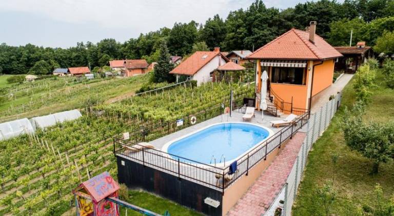 80 m&sup2; Villa