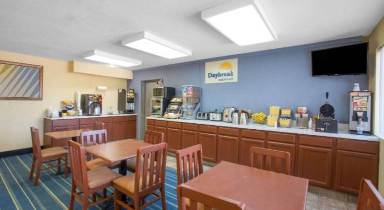 Days Inn by Wyndham Grand Island — photo 2