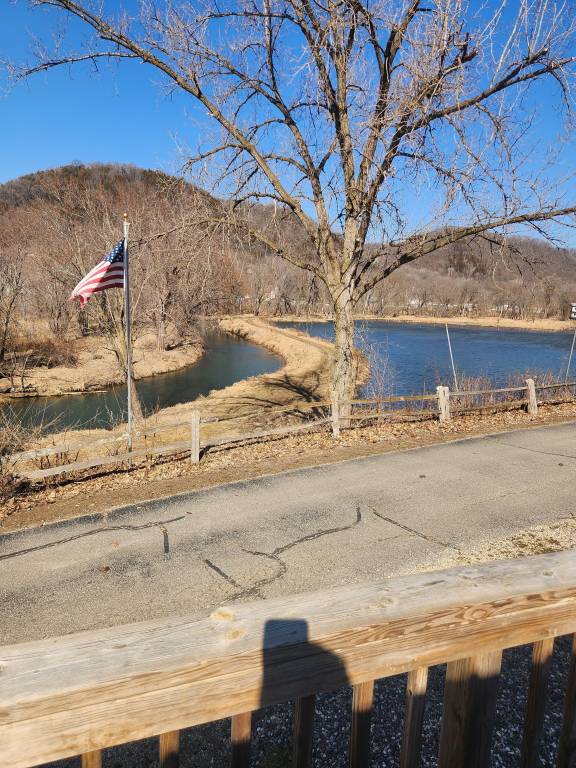 Cabin  Lynxville