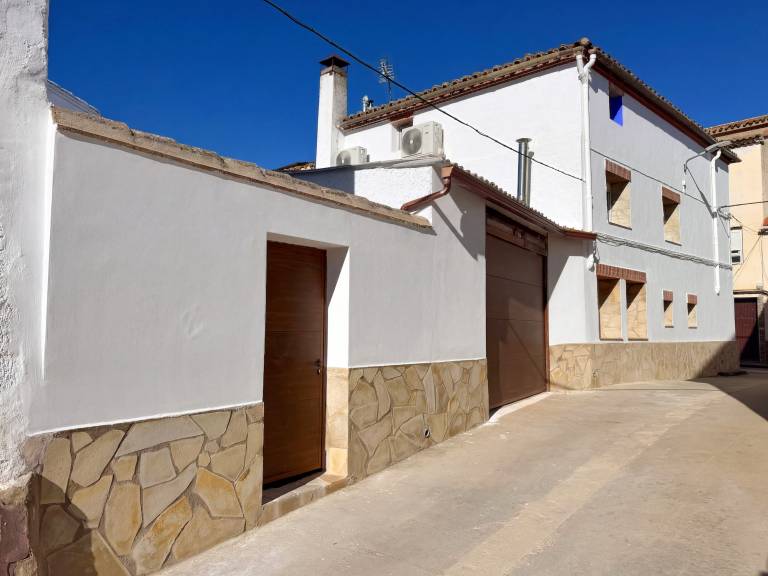 Chalet 'Casa Rural La Abuela' with Mountain Views, Wi-Fi, and Air Conditioning — photo 2