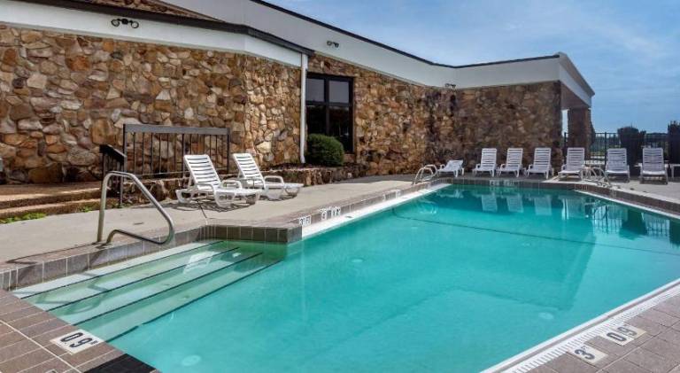 Comfort Inn & Suites near Danville Mall — photo 2