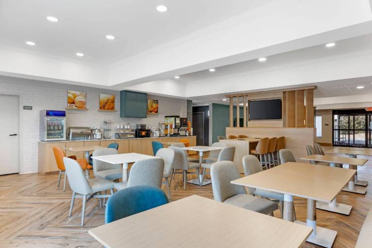 Comfort Inn Sullivan — photo 4