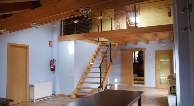 Vacation home with barbeque, yard & terrace | Pets allowed — photo 4