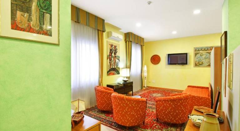 Serviced apartment with terrace — photo 3