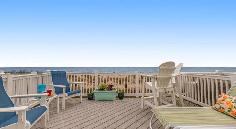 Vacation home with terrace — photo 3