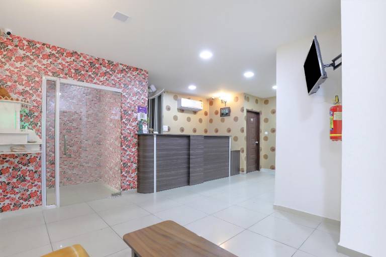 OYO 79733 Hotel Shiva