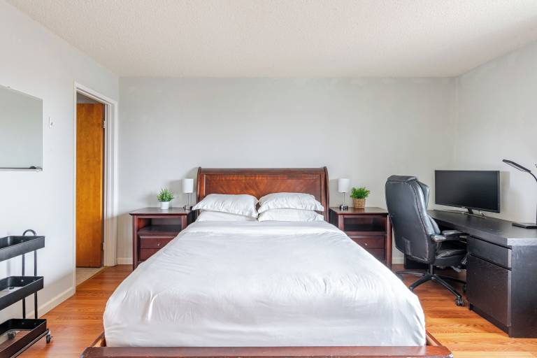 Apartment  Laurel Park