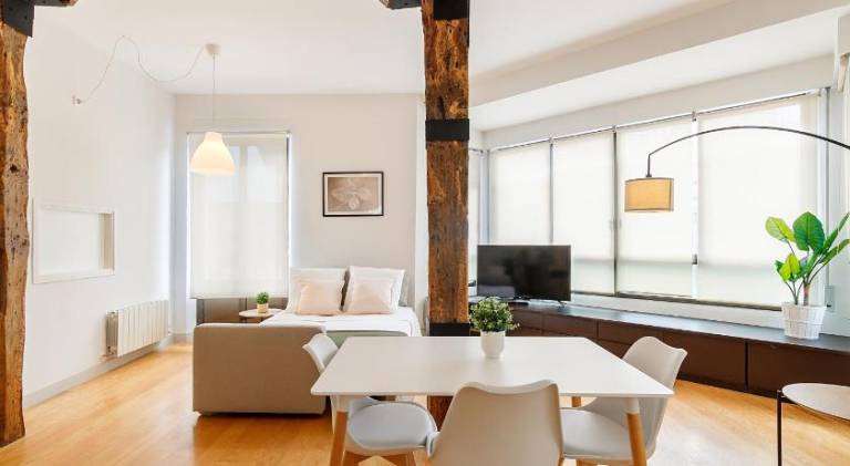 Fully equipped pleasant rental apartment with hot tub | Next to Azkuna Zentroa | Perfect for remote work | Pets allowed — photo 3