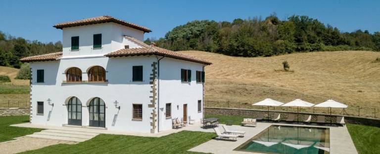 Luxury villa in panoramic location 30 minutes from Florence — photo 2