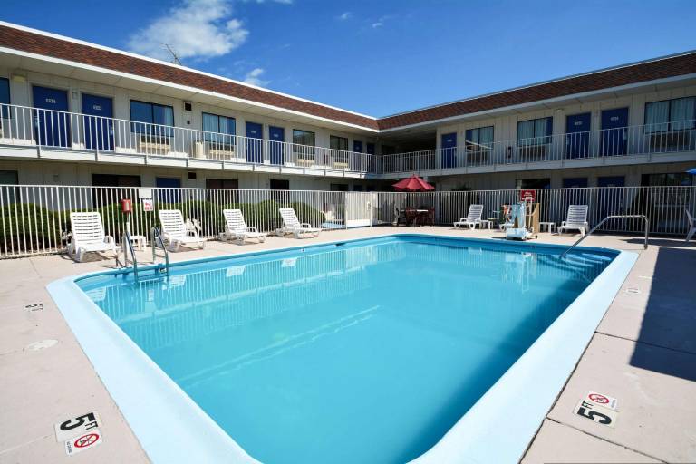 Motel 6 Windsor Locks, CT - Hartford in Windsor, CT