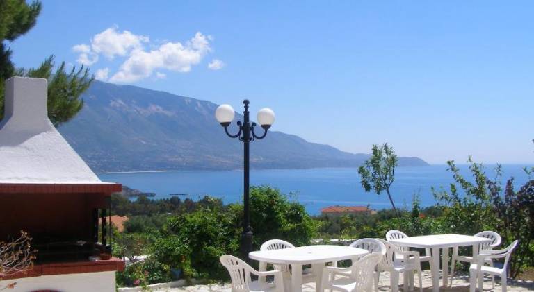 Villa with terrace, garden & grill in Kefalonia