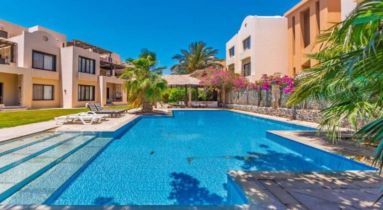 Holiday apartment with pool — photo 3