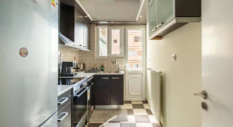Apartment with patio — photo 4