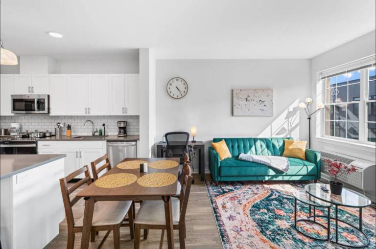 Family-friendly rental apartment with patio | Pets allowed — photo 4