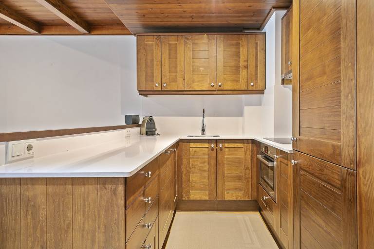 Family-friendly beautiful apartment | Mountain view | Next to the ski | Pets are welcome — photo 4