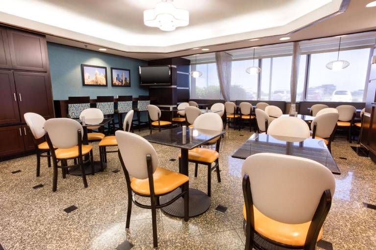 Drury Inn & Suites Kansas City Airport — photo 3