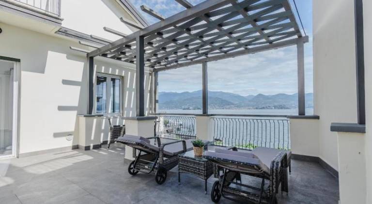 Apartment with patio | Beach nearby | Pets allowed in Stresa