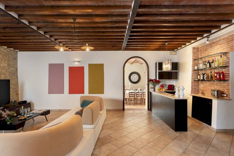 Villa with yard, private pool & grill | Pool view — photo 2