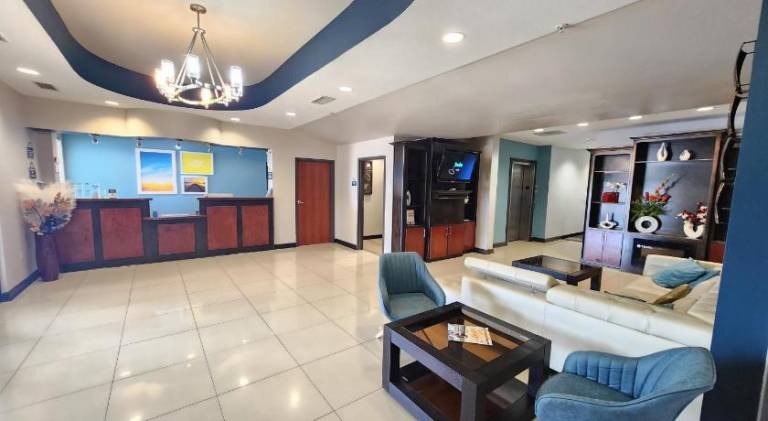 Days Inn & Suites by Wyndham Russellville — photo 4