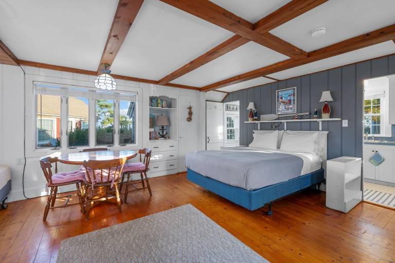 Cabin  Yarmouth