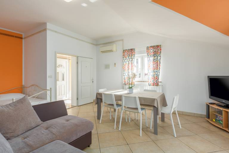 One bedroom apartment with terrace and sea view Umag (A-2523-c) — photo 4