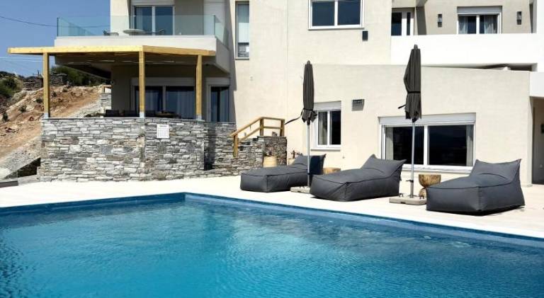 Villa with yard, private pool & BBQ in Kymi-Aliveri