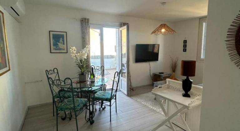 Holiday apartment with terrace — photo 2