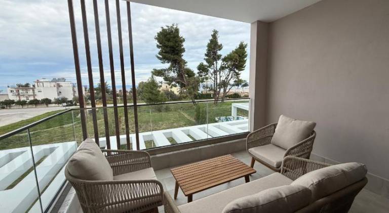 Nice villa with yard, patio & jacuzzi | Pets are welcome — photo 3