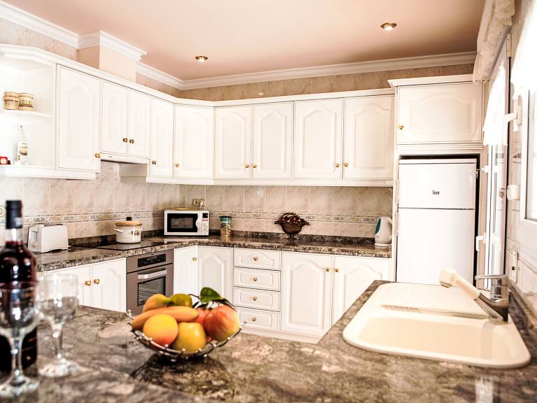 Fully equipped vacation home with terrace, private pool & grill | Pet-friendly — photo 4