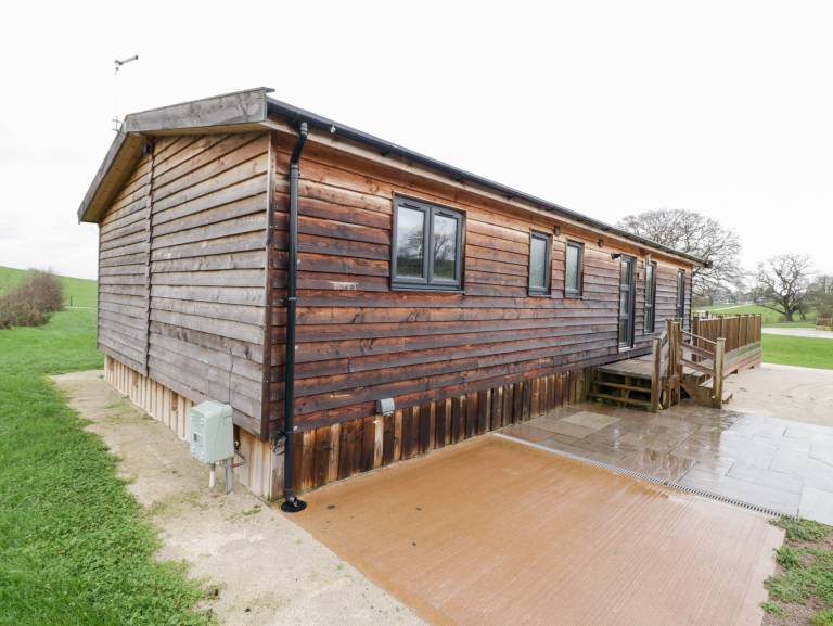 Family-friendly cottage with garden | Pet-friendly in Stafford