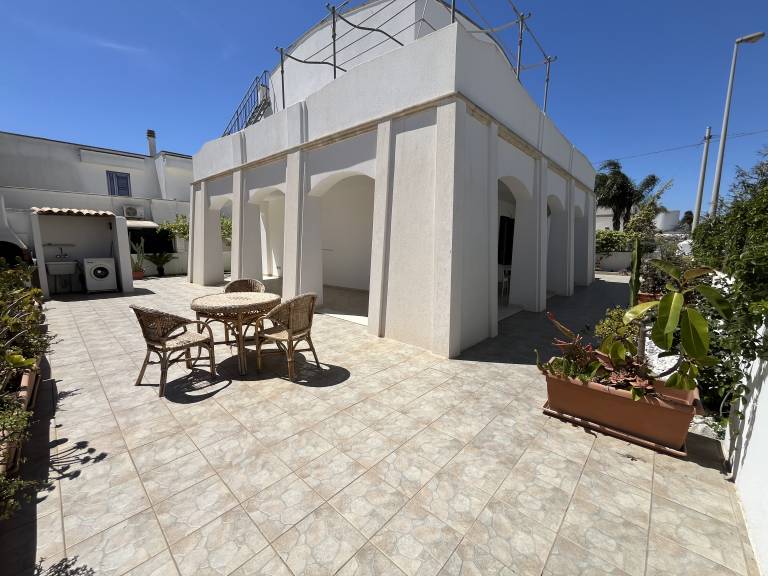 Child-friendly beautiful villa with yard | City view | Close to the beach | Pets are welcome — photo 2