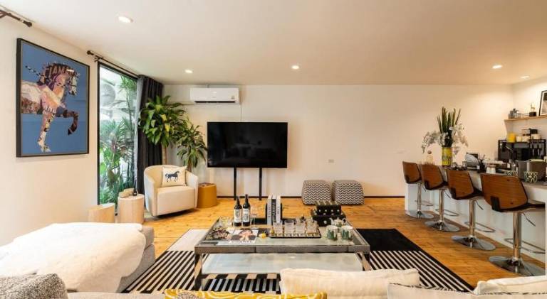 Villa with patio, garden & BBQ | Near Wat Chedi Luang | Perfect for remote work | Pets allowed — photo 2