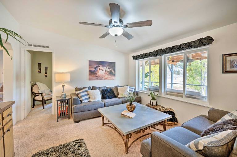 John Day Lakehouse w/ a Great Outdoor Space! — photo 5
