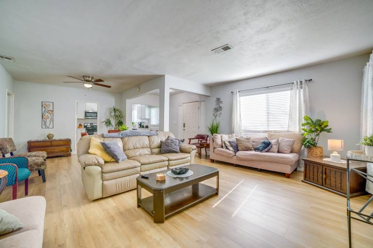 Family-Friendly Home 2 Mi to Dtwn Riverside — photo 5