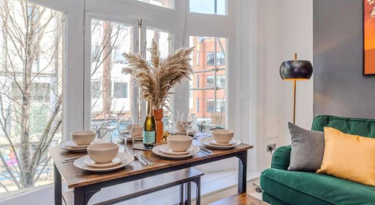 Beautiful 2 Bedroom Flat Next to Brighton Beach and Shopping Centre — photo 5