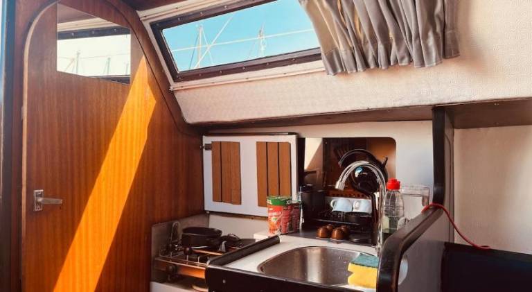 Deolinda Charming Boat Stay at Oriente Marina — photo 5