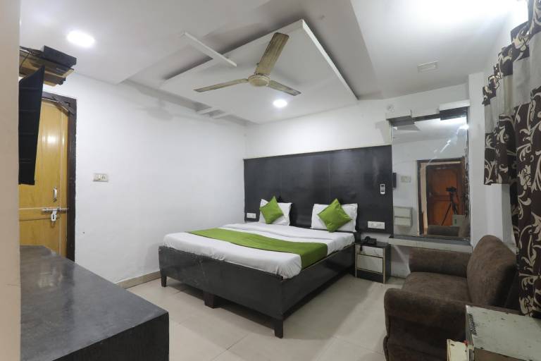 Hotel Dayal in Lucknow