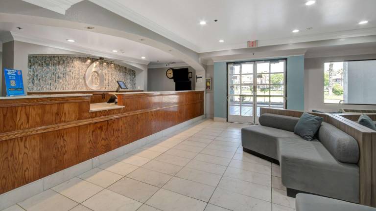 Studio 6 Ontario, CA - Convention Center Airport — photo 3