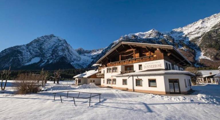 Rental apartment with patio, garden & barbeque in Leutasch