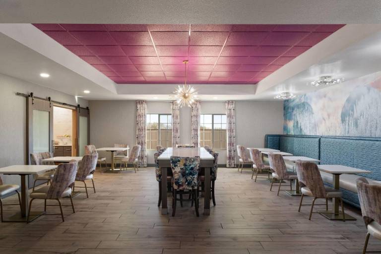 La Quinta Inn & Suites by Wyndham Tucumcari — photo 3