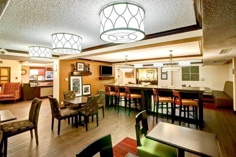 Hampton Inn College Station-Texas A&M University Area — photo 3
