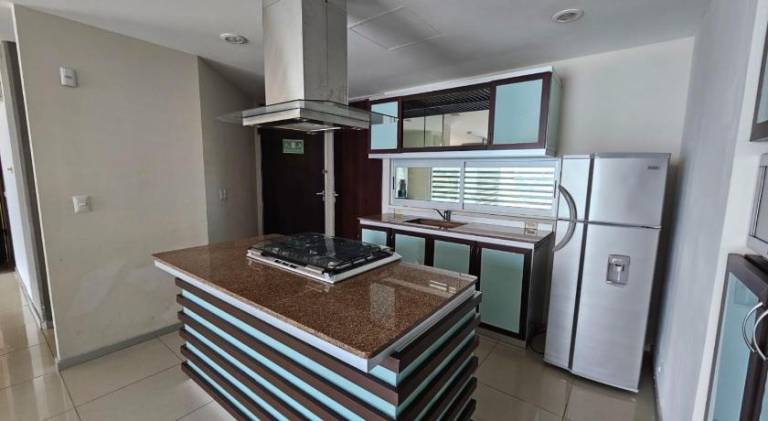 Serviced apartment with pool & patio — photo 4