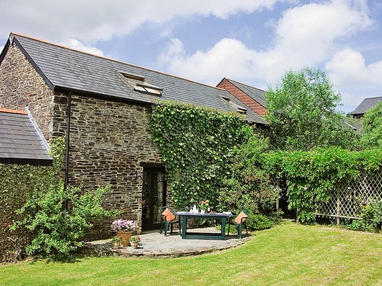 Passion Flower Cottage E1468