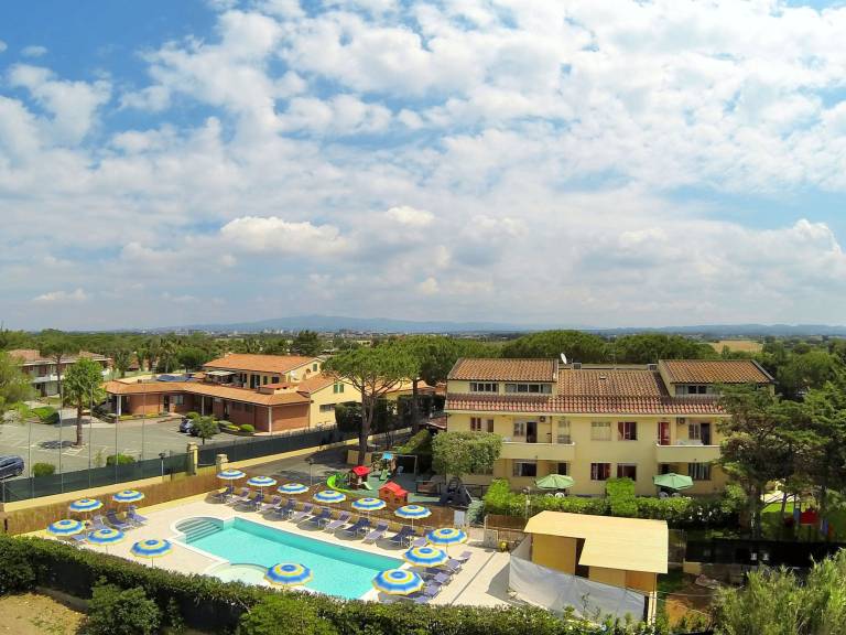 Family-oriented beautiful holiday apartment with pool, barbeque & yard | Dogs allowed — photo 4