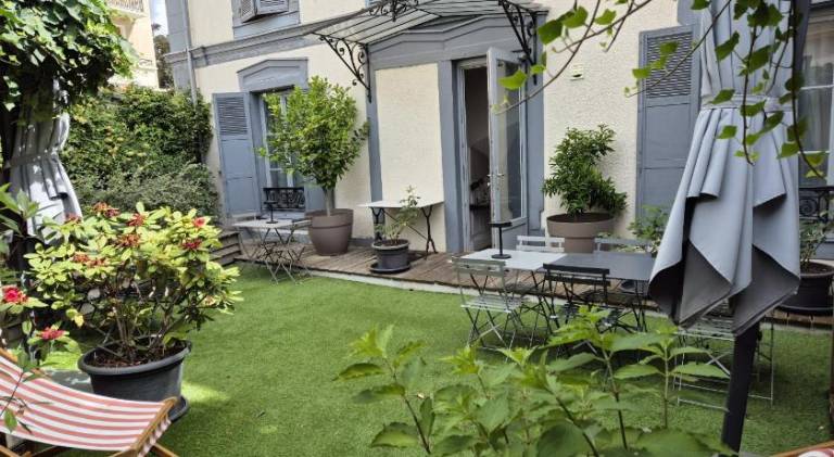 Serviced apartment with terrace & yard — photo 4