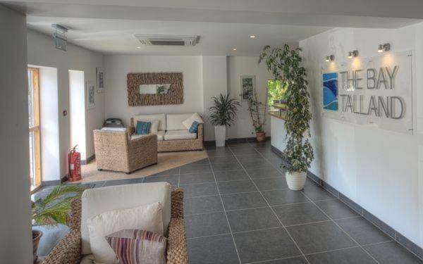 House with pool & jacuzzi — photo 5